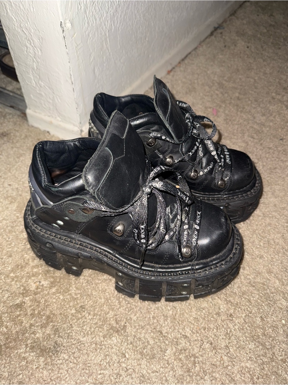 Black Platform Lace-Up Women's Shoes - Chunky Street Style